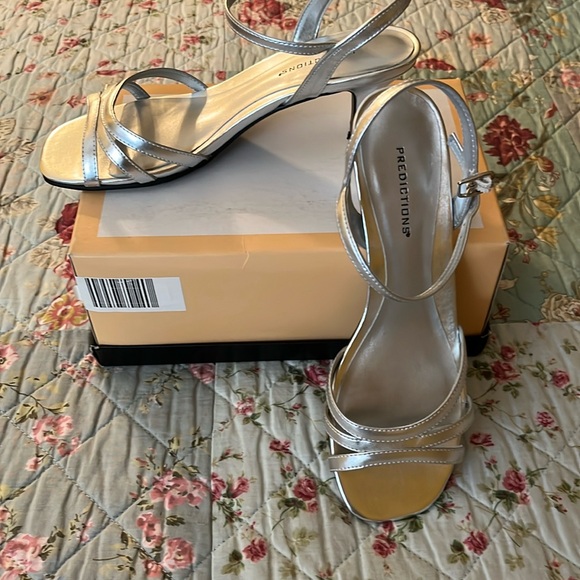 Predictions Shoes - Predictions silver shoes new